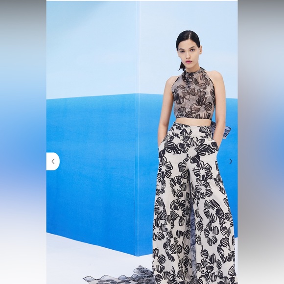 Sheer halter glamorous to the Max (Mara)! - Picture 5 of 10